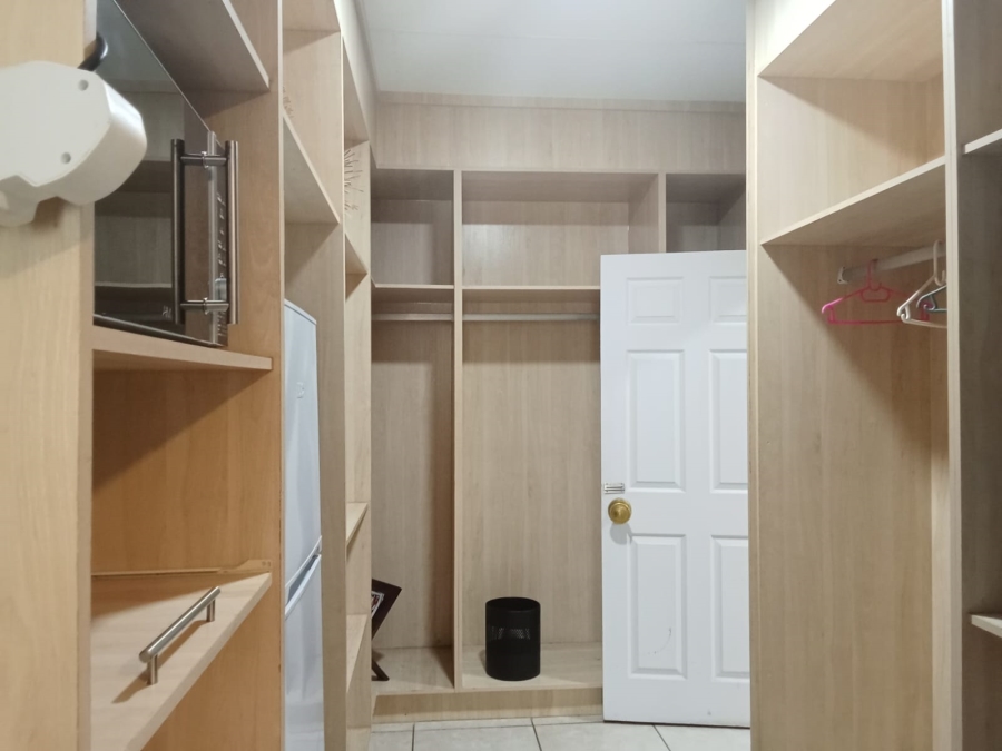 6 Bedroom Property for Sale in Deneysville Free State